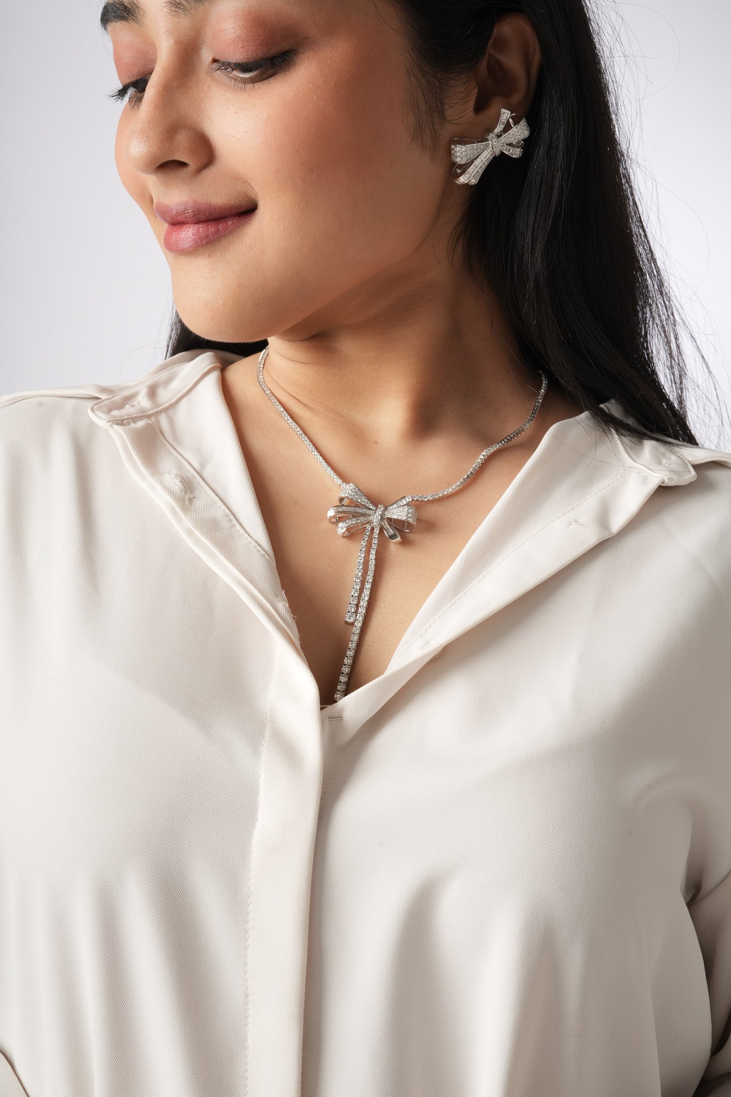 Etheral Bow Necklace With Earrings