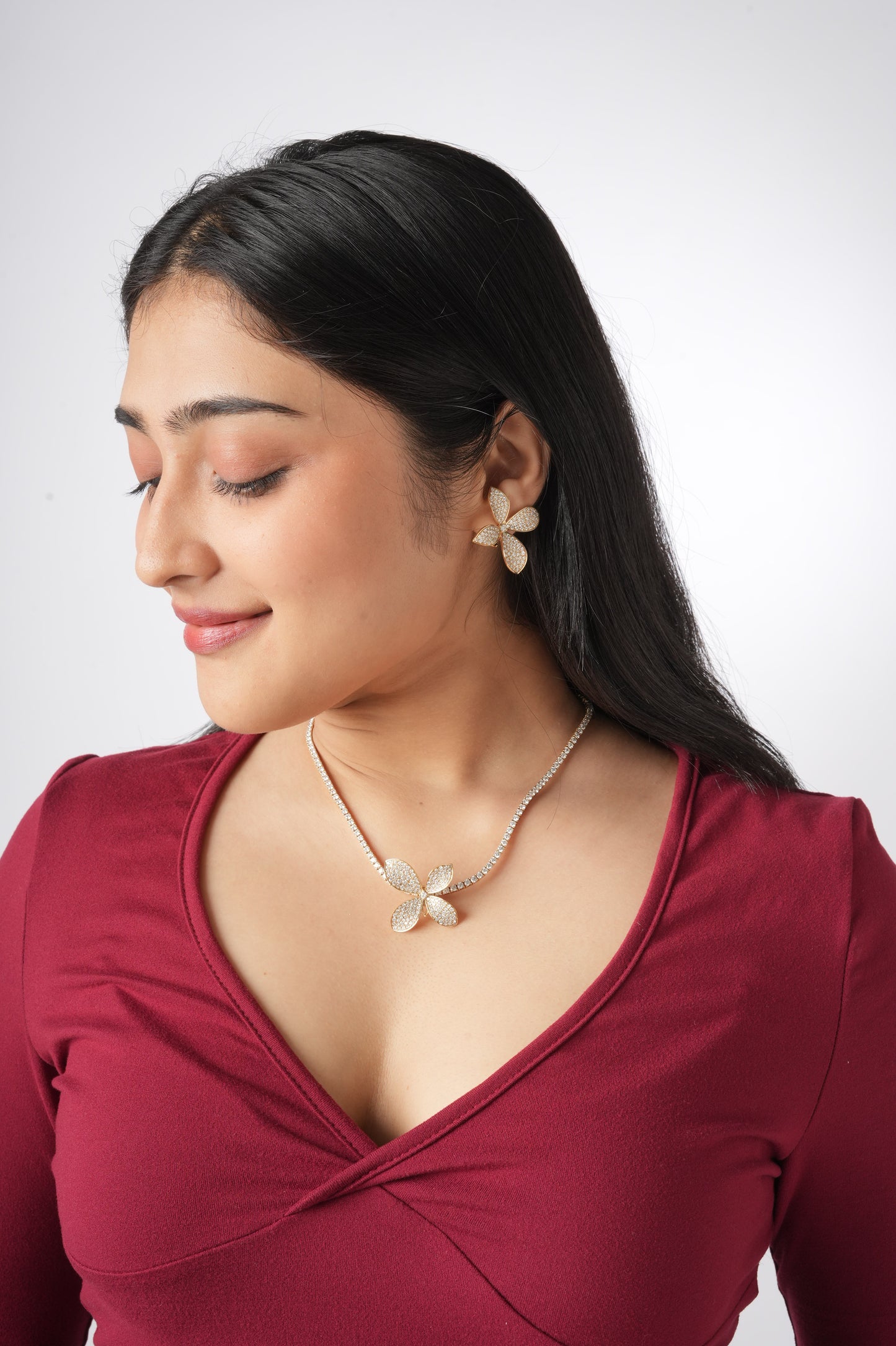 Bloom & Beyond pendant with earrings (chain included)